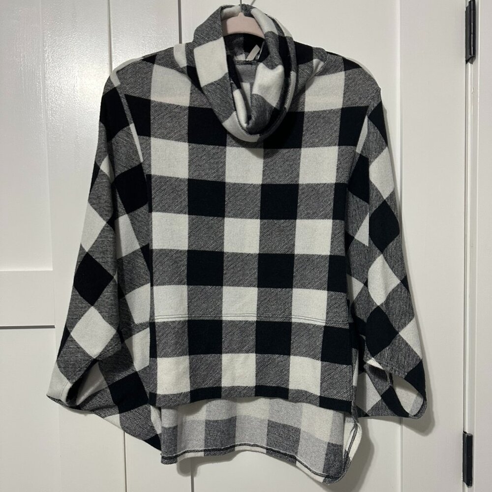 Lime n Chili OS Poncho Sweater Black Buffalo Plaid